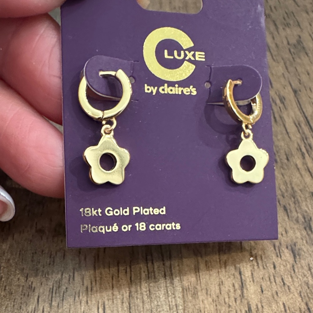 Claire's Luxe Gold Flower Hoop Earrings